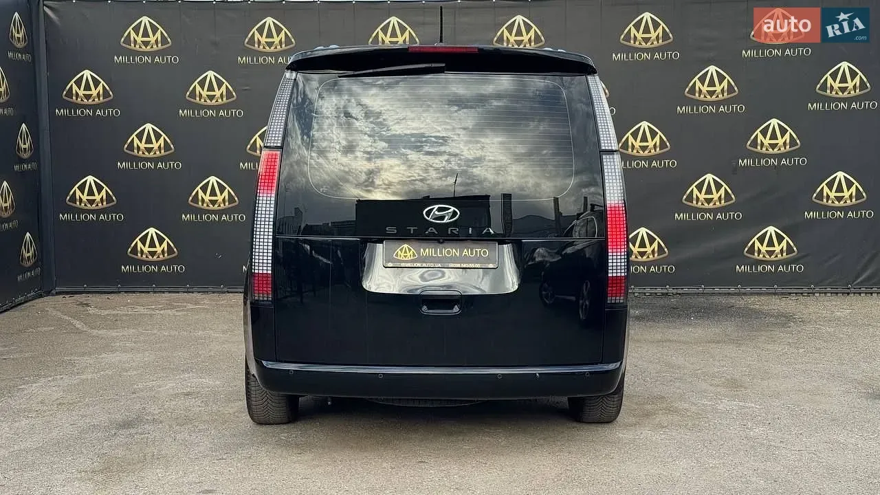 Hyundai Staria 2023 photo 5