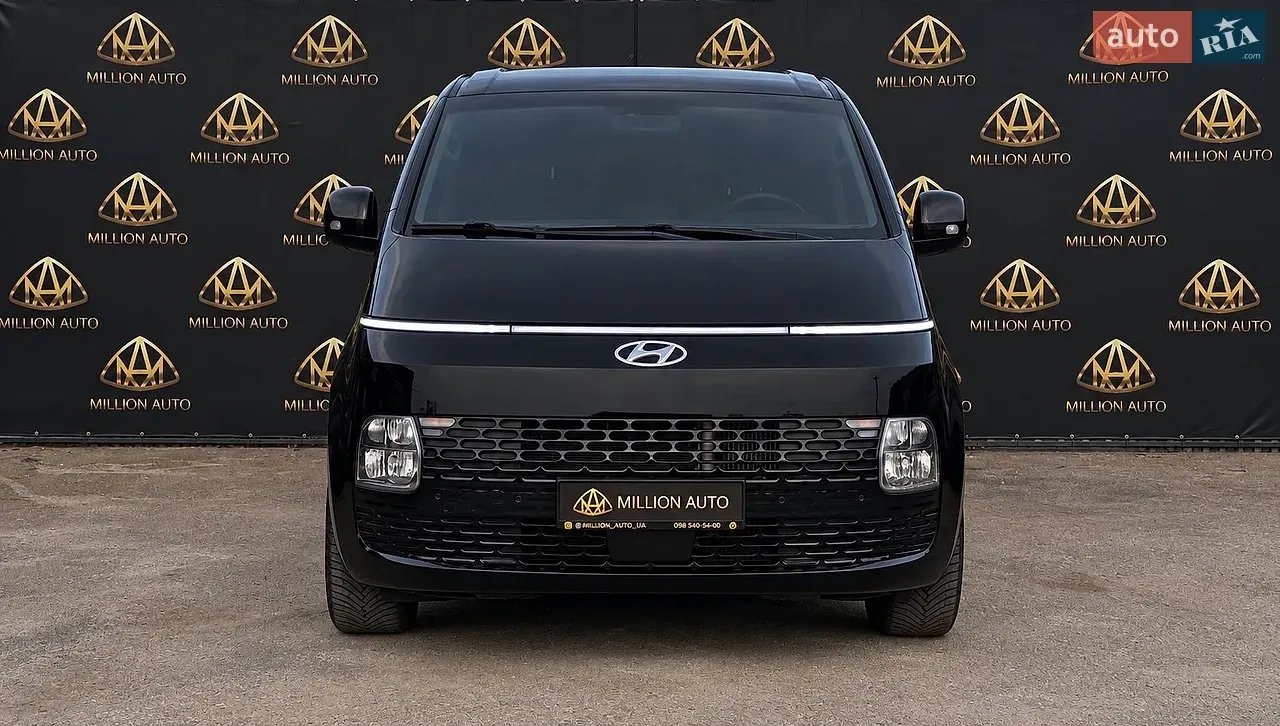 Hyundai Staria 2023 photo 2