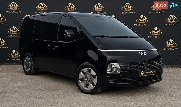 Hyundai Staria