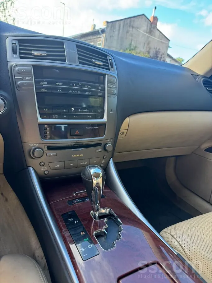 Lexus Is 250 2008 photo 4