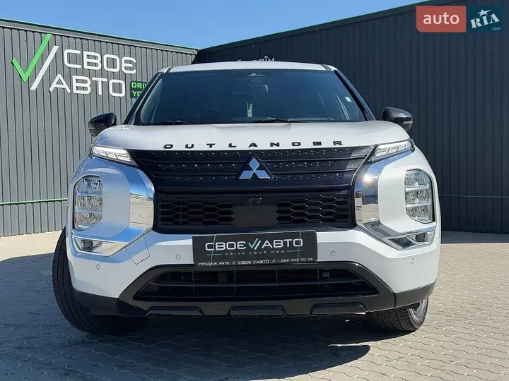 Mitsubishi Outlander 2022 photo 2
