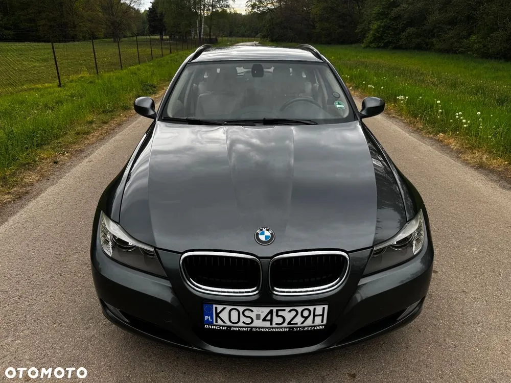 BMW Seria 3 2012 photo 2