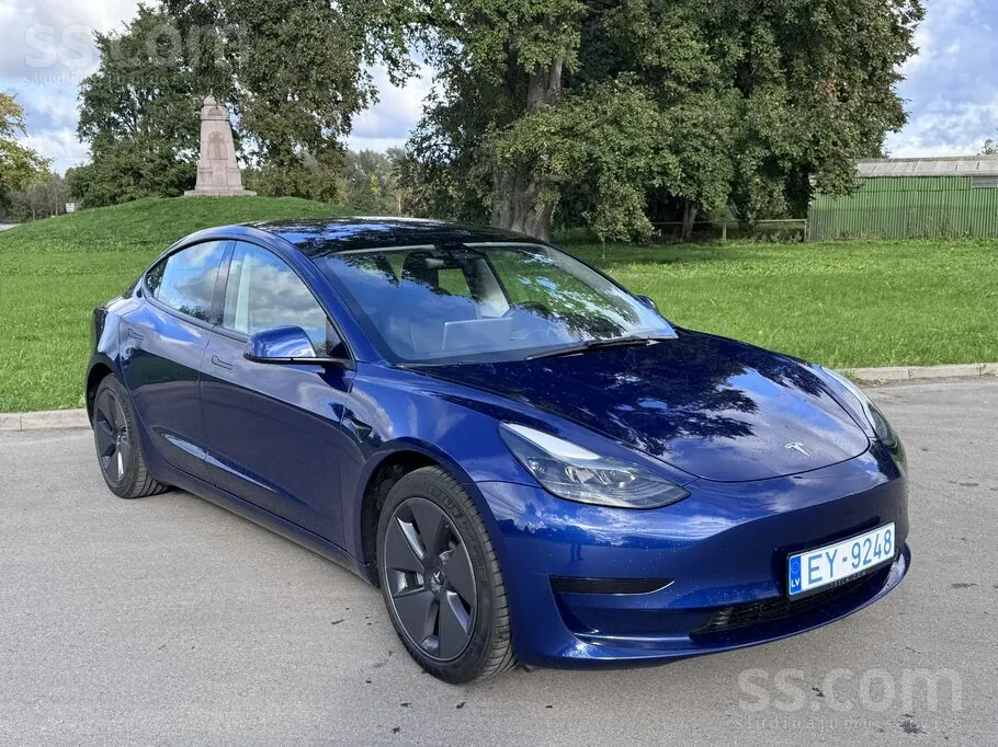 Tesla Model 3 2023 photo 3