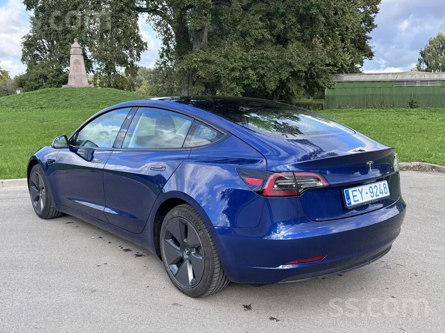 Tesla Model 3 2023 photo 4