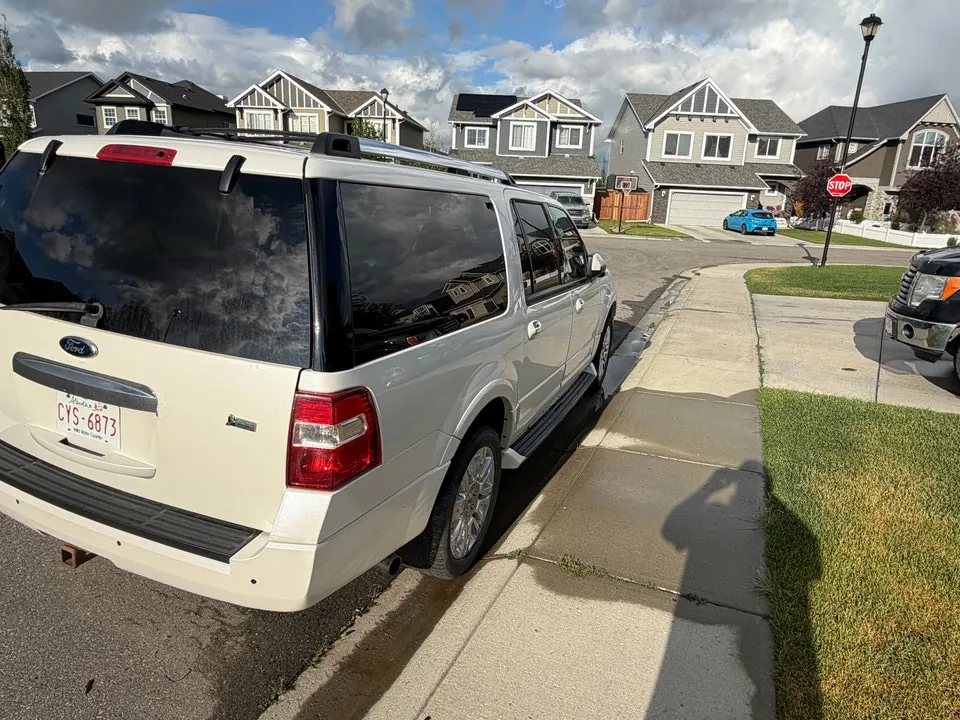 Ford Expedition 2012 photo 4