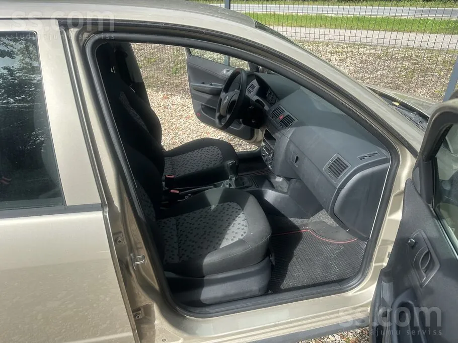 Skoda Fabia 2004 photo 5