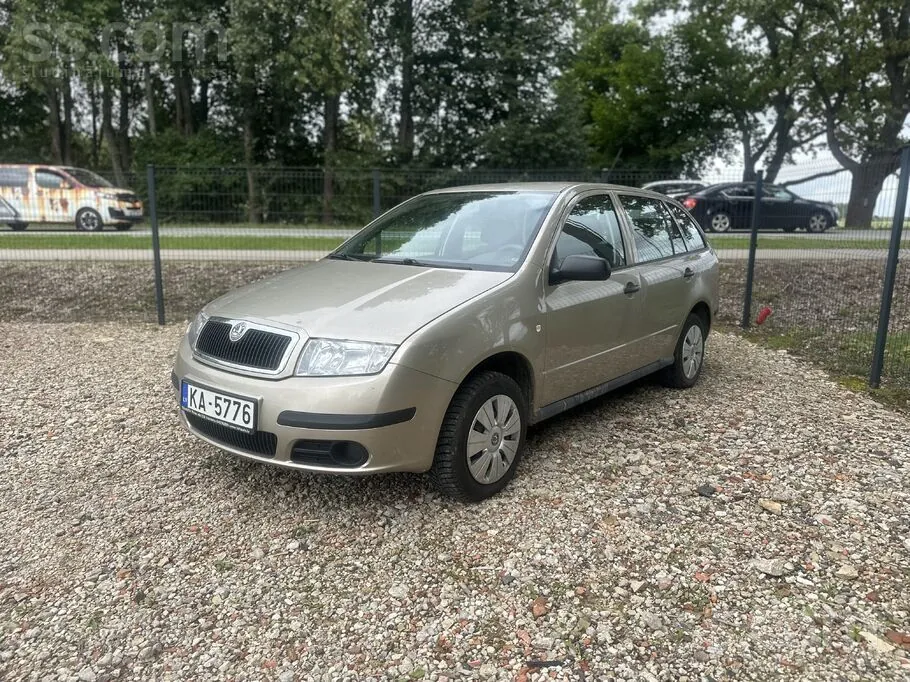 Skoda Fabia 2004 photo 3