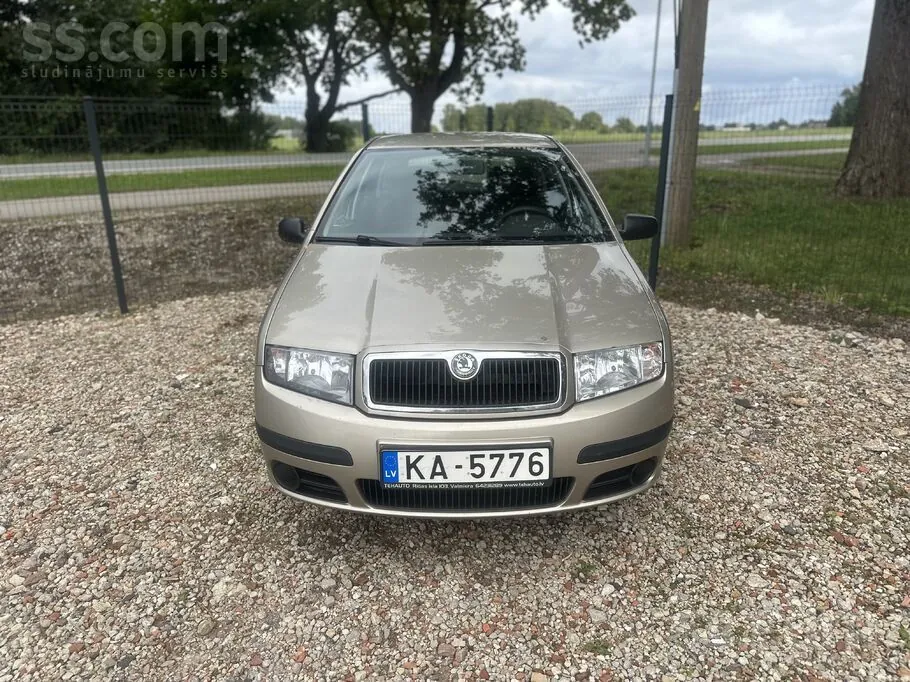 Skoda Fabia 2004 photo 2