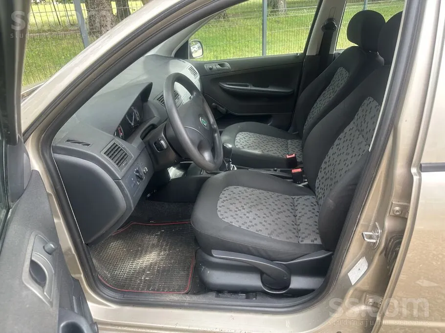 Skoda Fabia 2004 photo 4