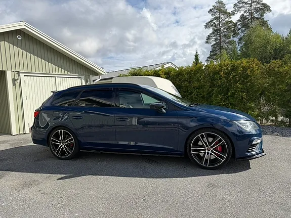 Seat Leon 2019 photo 2
