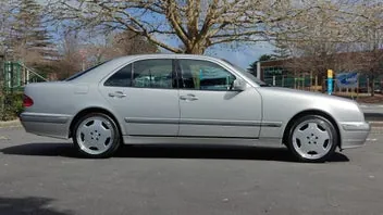 Mercedes-Benz E 320 2001 photo 4