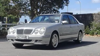 Mercedes-Benz E 320 2001 photo 3