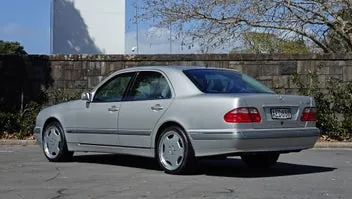 Mercedes-Benz E 320 2001 photo 5