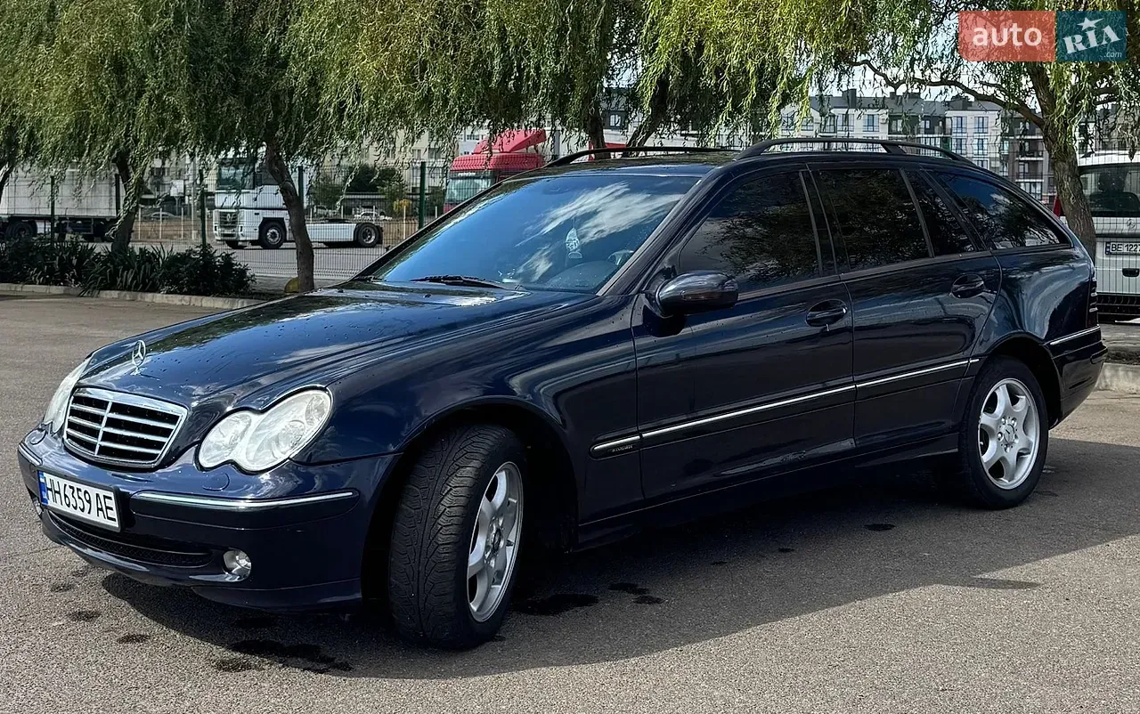 Mercedes-Benz C-Class 2002 photo 2