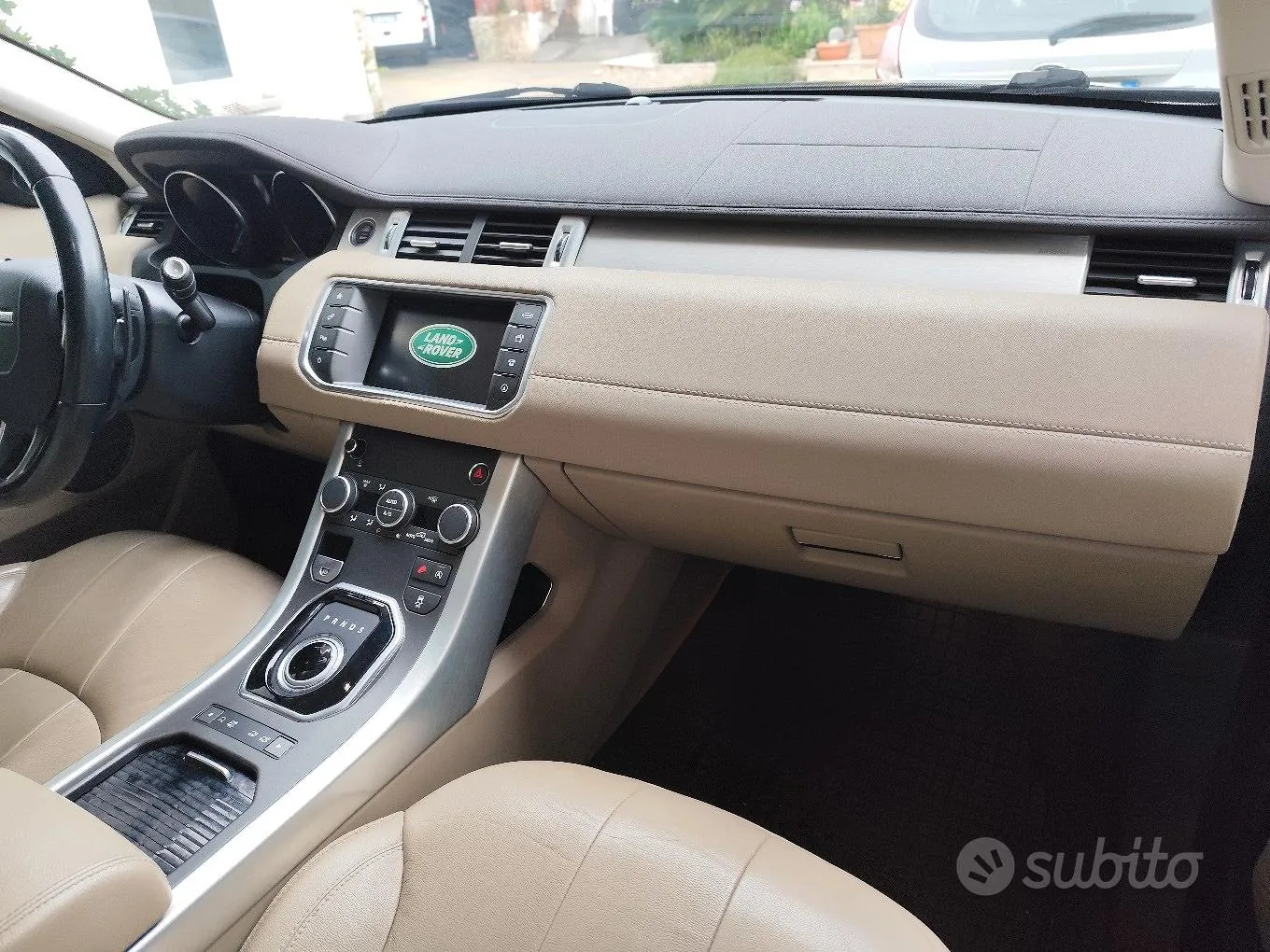 Land Rover Range Rover Evoque 2016 photo 2