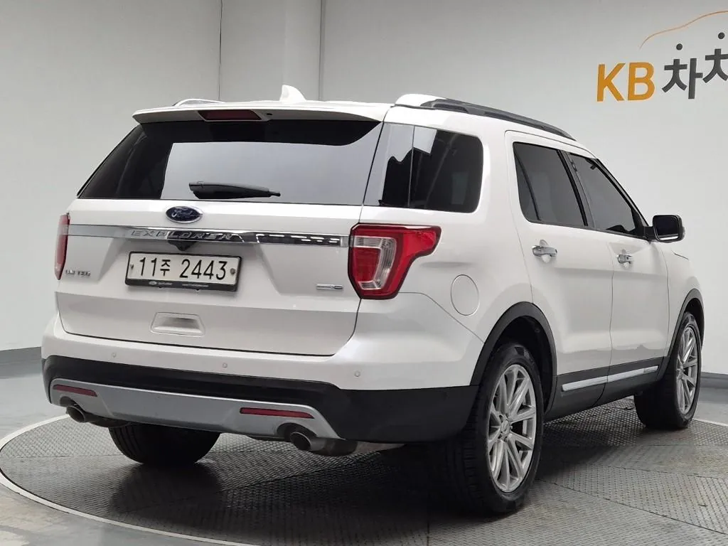 Ford Explorer 2016 photo 3