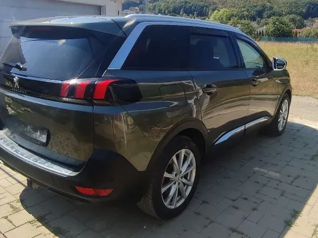 Peugeot 5008 2019 photo 2