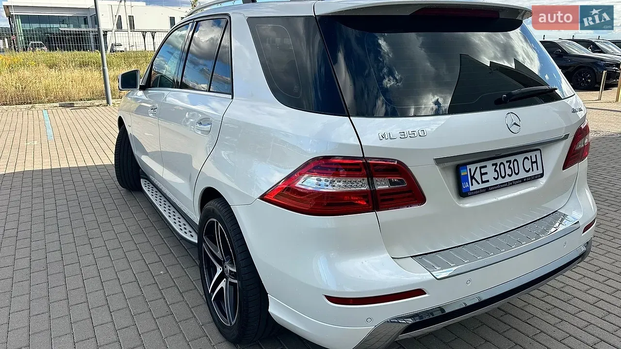Mercedes-Benz M-Class 2012 photo 5