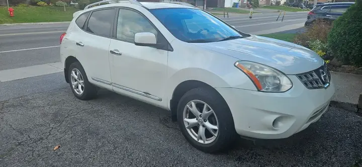Nissan Rogue 2011 photo 2