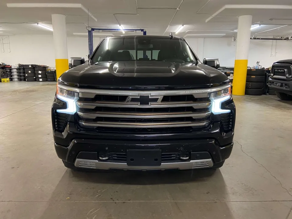 Chevrolet Silverado 1500 High Country 2022 photo 2
