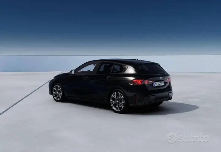 BMW 1 Series photo 2