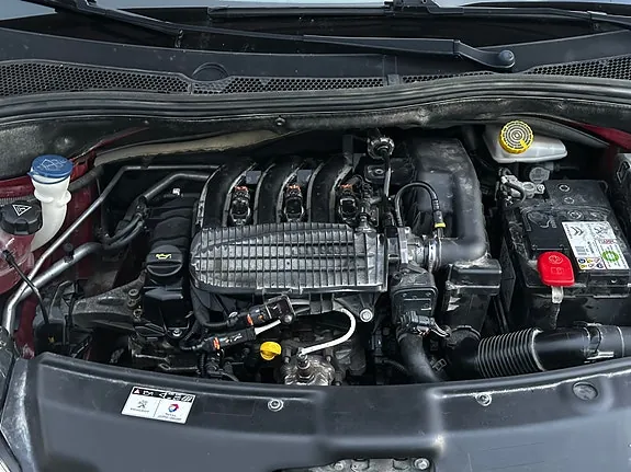 Peugeot 208 2013 photo 5