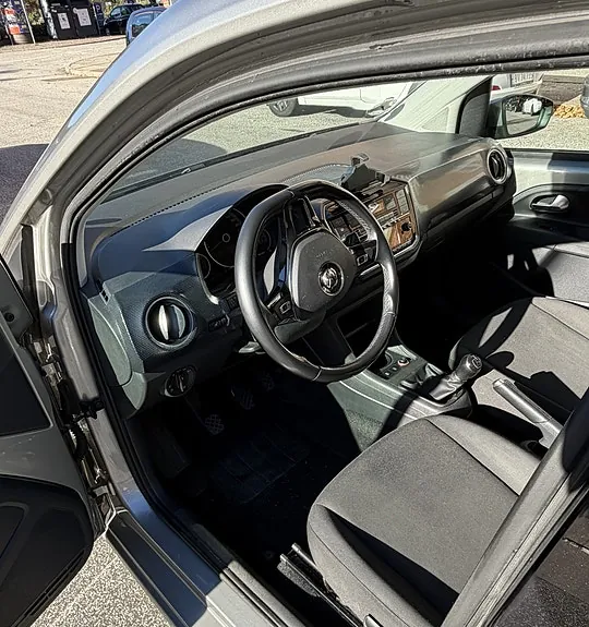 Volkswagen Up 2018 photo 5