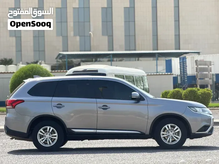 Mitsubishi Outlander 2021 photo 2