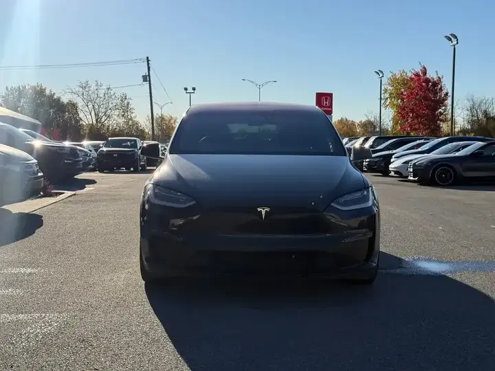 Tesla Model X 2023 photo 2