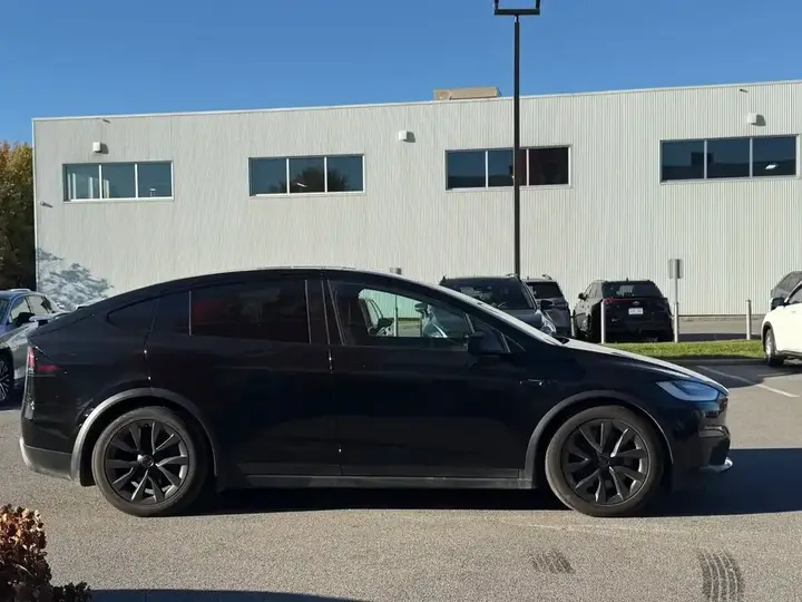 Tesla Model X 2023 photo 4