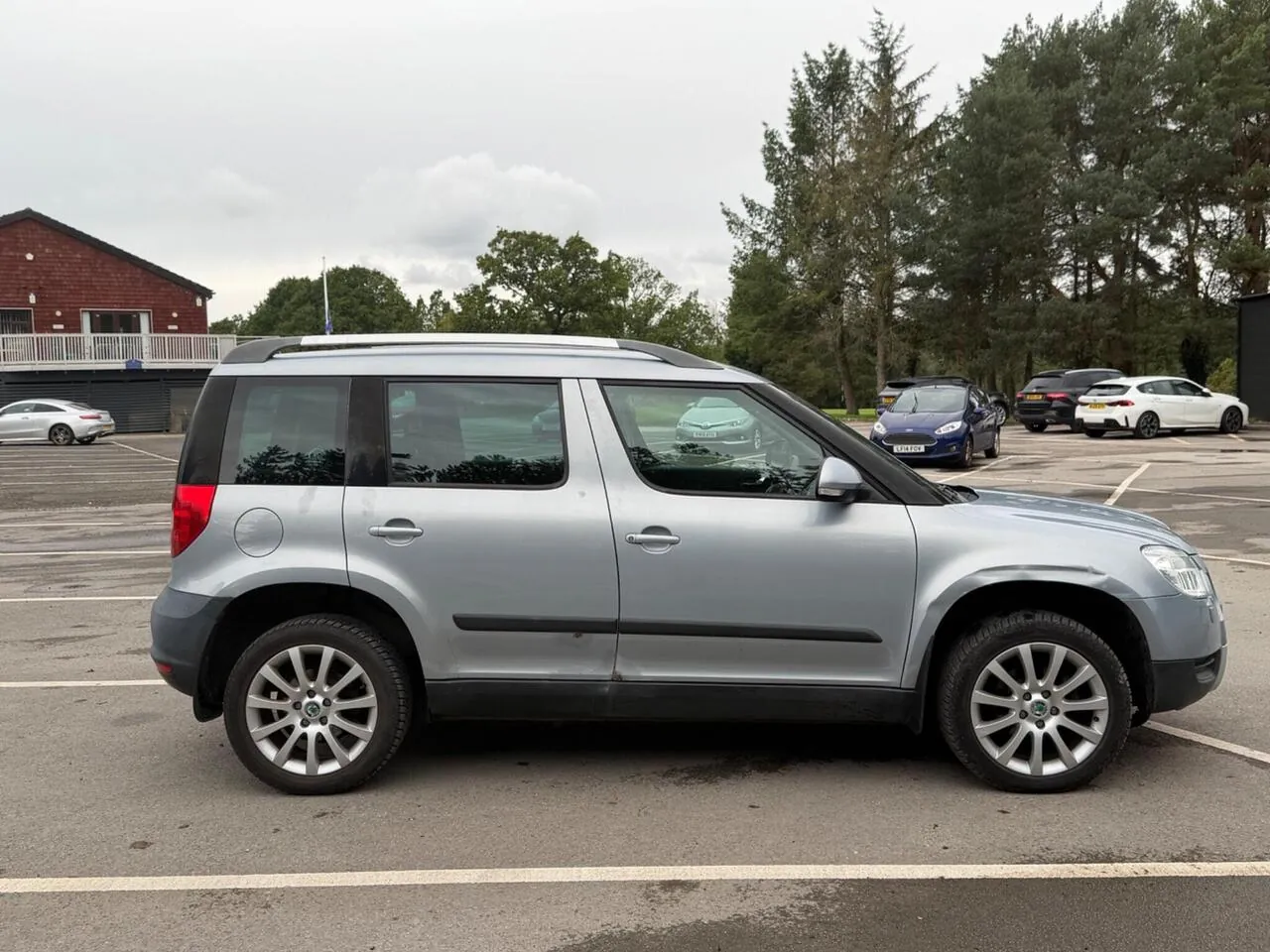 Skoda Yeti 2012 photo 4