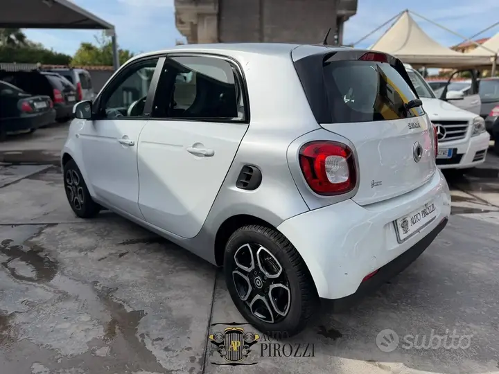 Smart Forfour 2018 photo 5