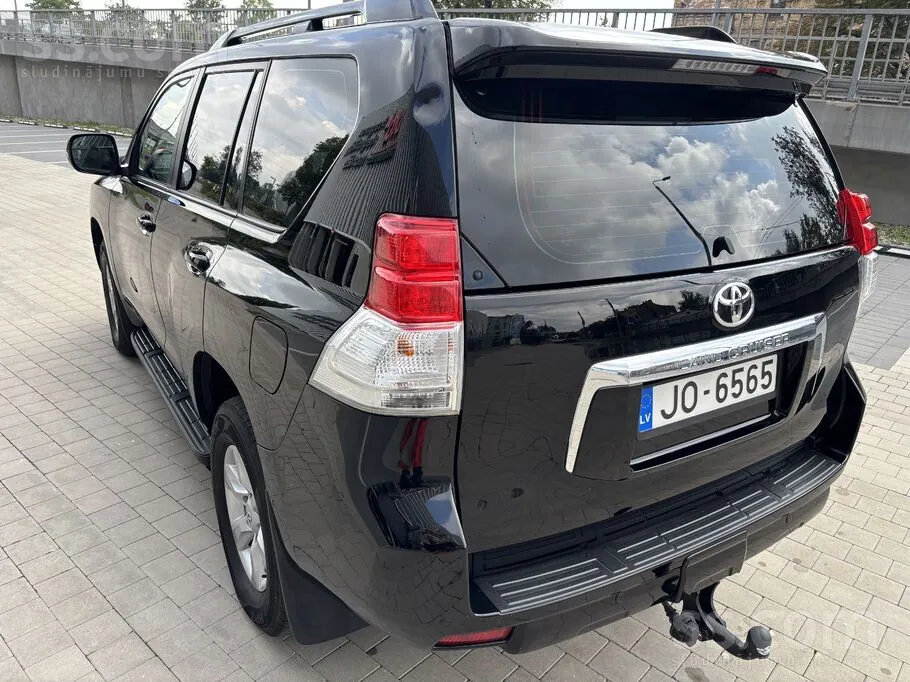 Toyota Land Cruiser 2013 photo 2