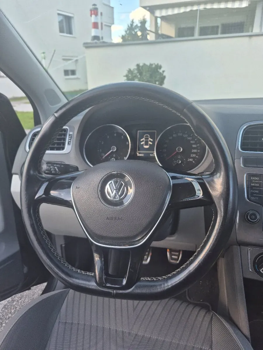 Volkswagen Polo 2014 photo 3