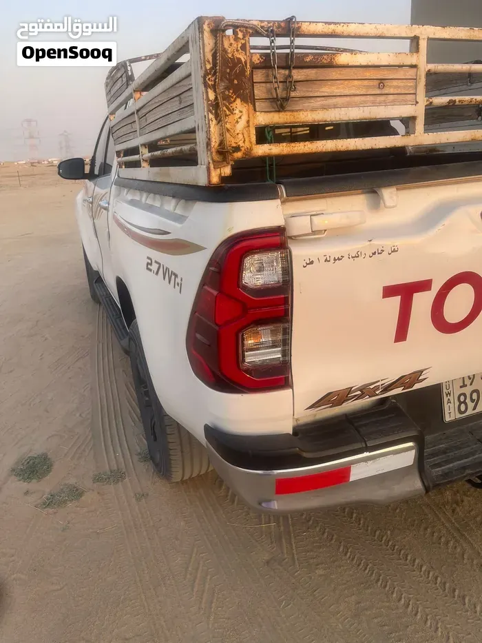 Toyota Hilux 2021 photo 2