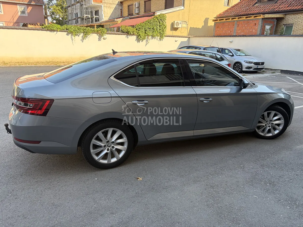 Skoda Superb 2016 photo 4