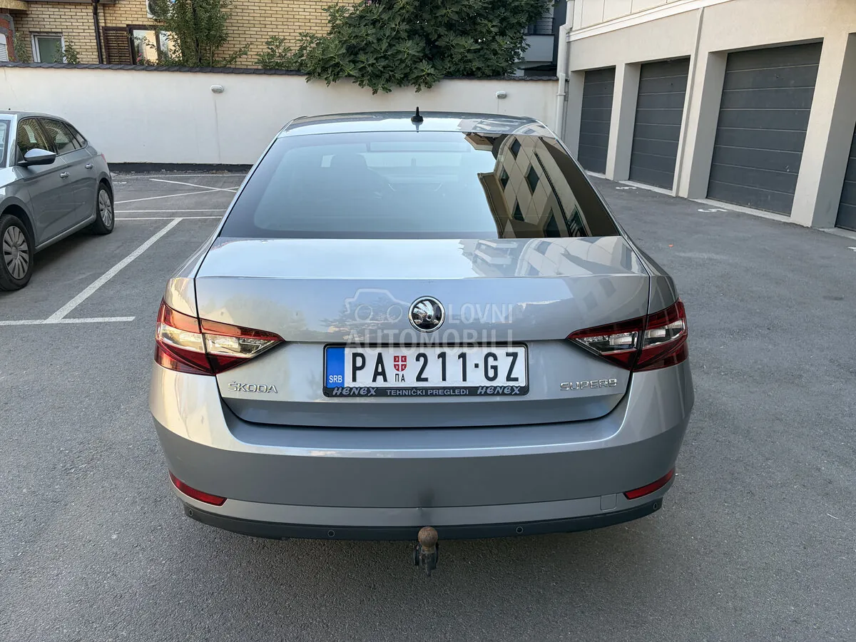 Skoda Superb 2016 photo 5