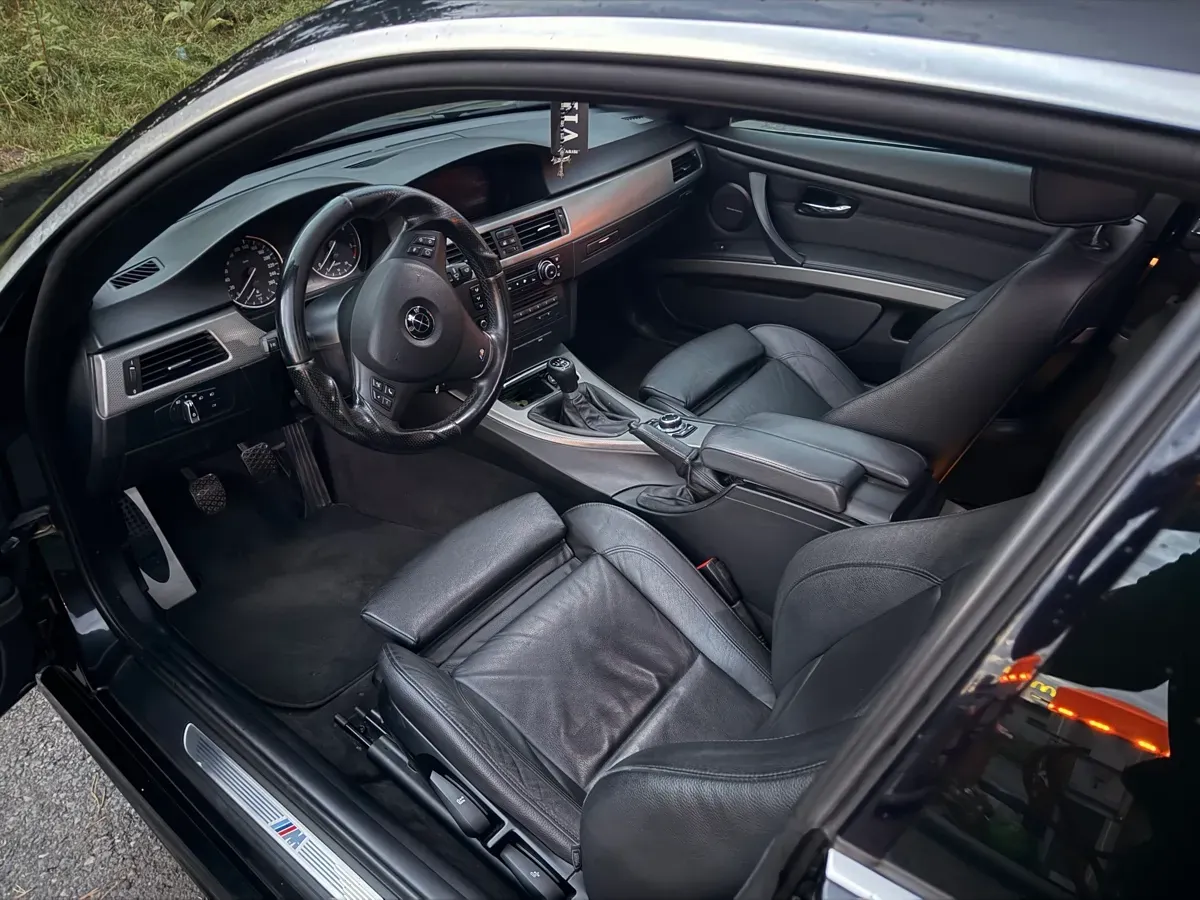 BMW 3 Series 2011 photo 3