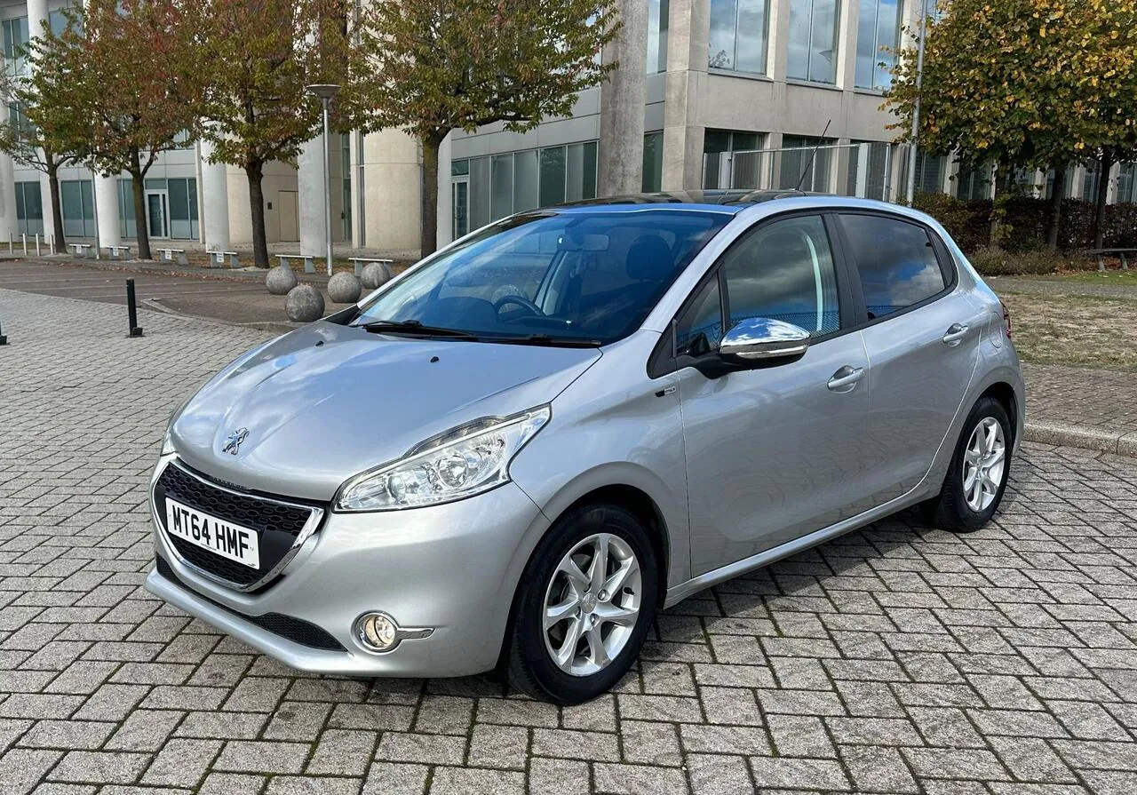 Peugeot 208 2014 photo 3