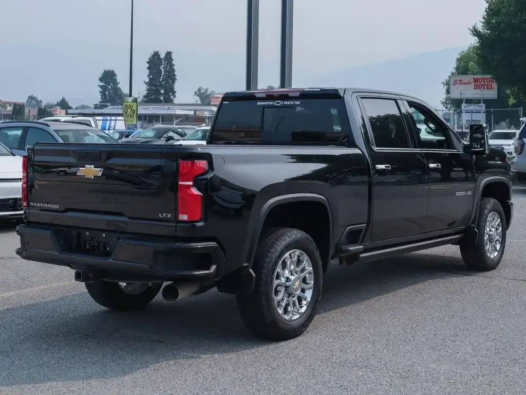Chevrolet Silverado 3500 2025 photo 5