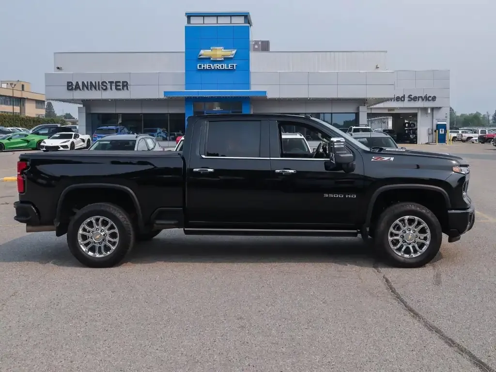 Chevrolet Silverado 3500 2025 photo 4