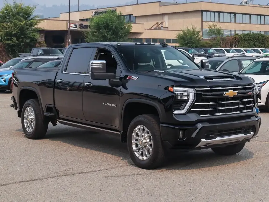 Chevrolet Silverado 3500 2025 photo 3