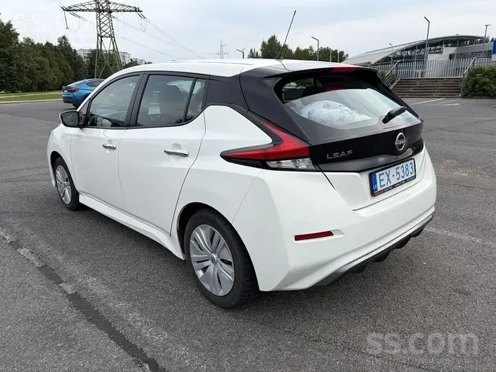Nissan Leaf 2023 photo 4