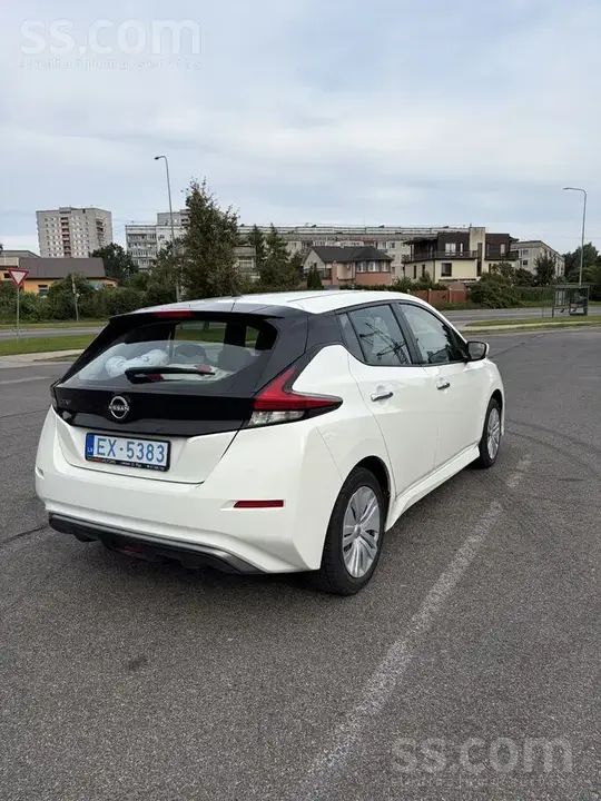 Nissan Leaf 2023 photo 3
