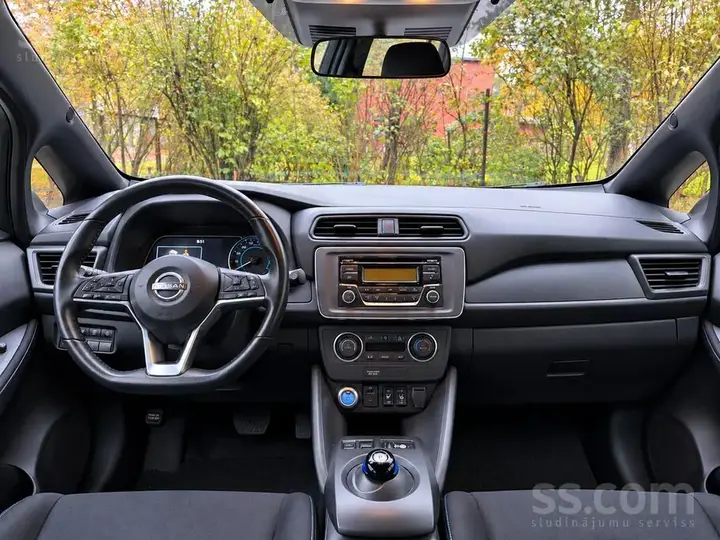 Nissan Leaf 2023 photo 5