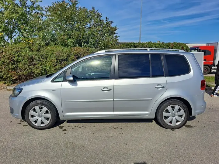Volkswagen Touran 2014 photo 3