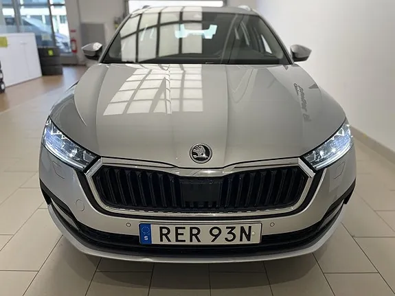 Skoda Octavia 2023 photo 3