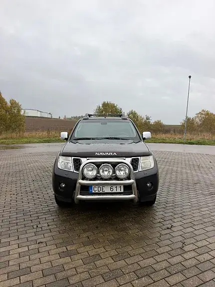 Nissan Navara 2011 photo 2