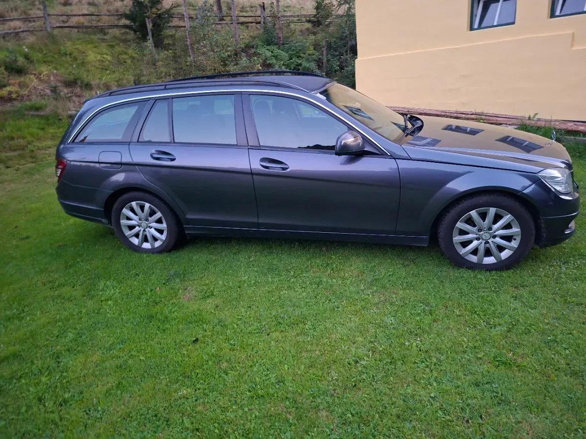 Mercedes-Benz C-Class 2008 photo 2