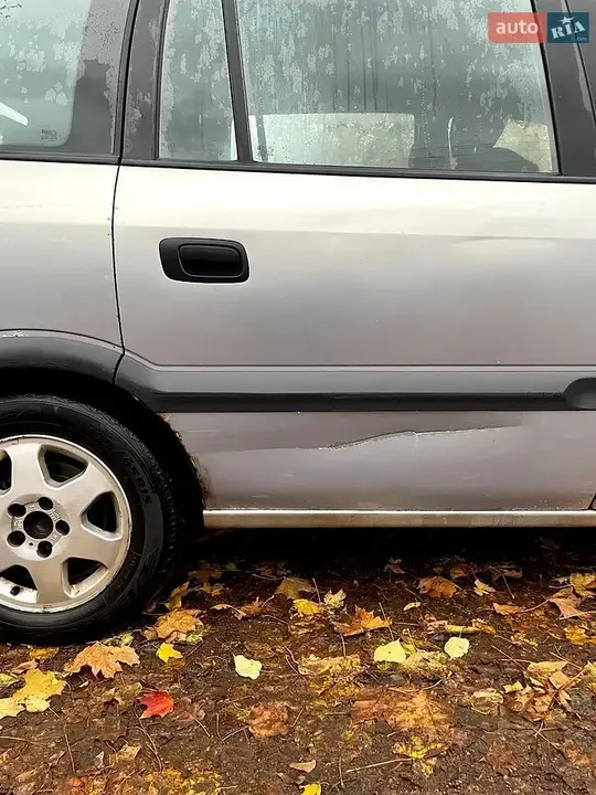 Opel Zafira 2000 photo 4